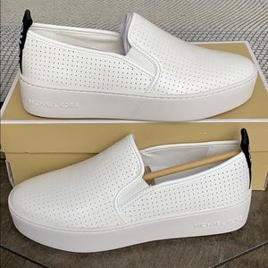 MICHAEL KORS TRDDI SLIP ON NAPPA PU PRRF OPTIC WHT